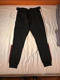 Tuta nera sportiva da uomo