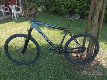 MOUNTAIN BIKE OFF ROAD