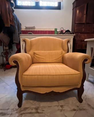 Poltrona imbottita giallo oro, compreso cuscino