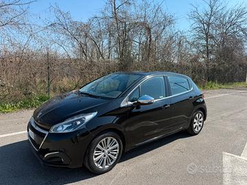 Peugeot 208 1.2 benzina