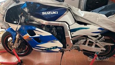 Suzuki Gsxr  1100w  2005 UNICA