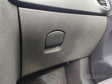 Cassetto portaoggetti OPEL CORSA D del 2008