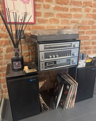 Giradischi e stereo piooner con mobile su misura