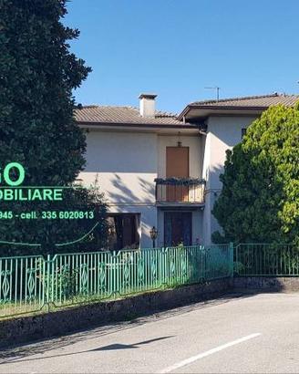 Villa di 294 m² con più di 5 locali e box auto dop