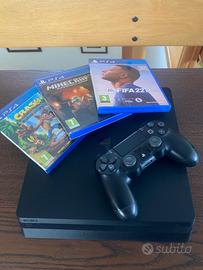 PlayStation 4 con 3 giochi e 1 controller - Ottime