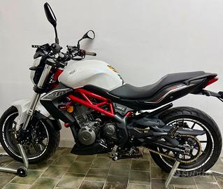 Moto benelli 302 s