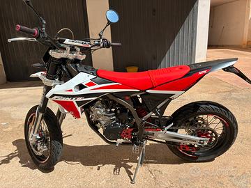 FANTIC 125 XMF 4T  MOTARD con 1200 km!