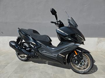 Kymco Xciting 400i VS