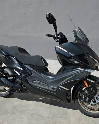 Kymco Xciting 400i VS