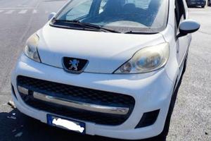 Peugeot 107 incidentata