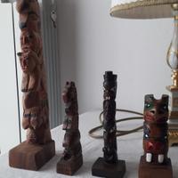 oggetti in legno dipinti a mano