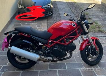 Moto Ducati Monster 600
