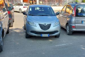 lancia ypsilon twin air metano