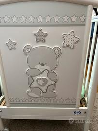 Lettino Pali in legno bianco Orsetto,materasso oma