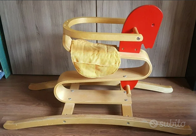 Cavallo a dondolo in legno "Ippo"