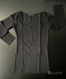 Maglia con scollo a cuore Bershka