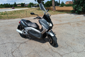 Yamaha X Max 250