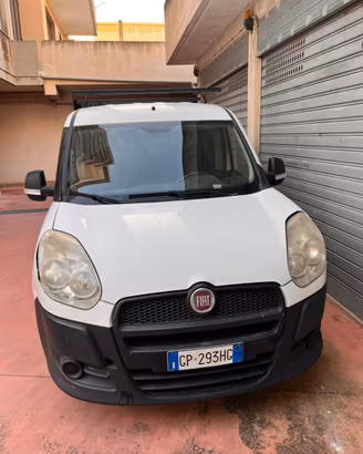 Furgone fiat doblo