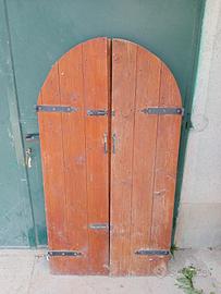 Porte per legnaia fatte a mano 