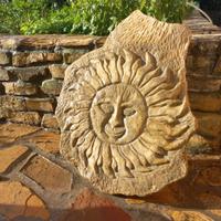 scultura in pietra locale scolpita a mano