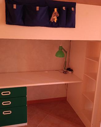 letto rialzato con scrivania + armadio 2 ante
