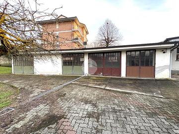 CAPANNONE A STRAMBINO