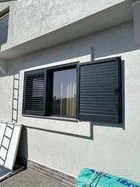 persiane in aluminio con lamele orientabili