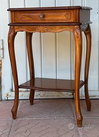 Tavolino vintage in legno con cassetto.