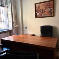 Mobili in legno ufficio - scrivania, libreria