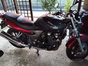 Kawasaki ZR 750