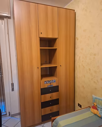 cameretta   e credenza  voghera