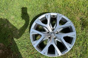 Cerchi in lega VW Borbet ZA 17” + 2 ruote omaggio