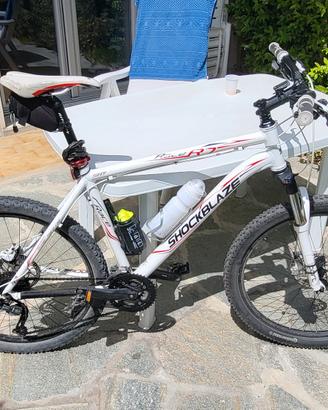 Mountain Bike SHOCKBLAZE RACE R7. 