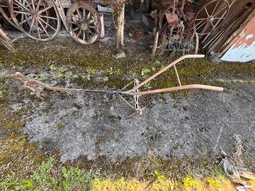 Aratro a mano d'epoca