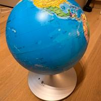 Mappamondo con Costellazioni illuminate