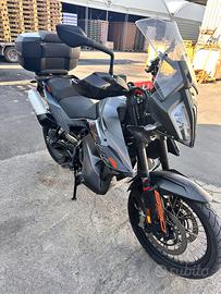 Ktm 890
