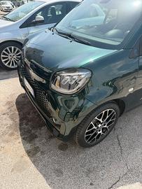 Smart EQ fortwo racingreen 22 kw