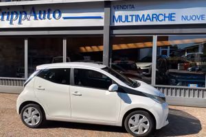 Toyota Aygo 1.0 VVT-i 69 CV 5 porte x-clusiv