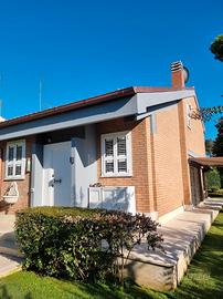 Villa bifamiliare via Armellini, Centro, Sabaudia