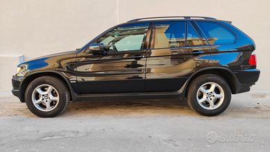 BMW X5 E53 Gomme Pirelli M+S e Cerchi da 17".