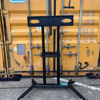 Staffe monitor su ruote