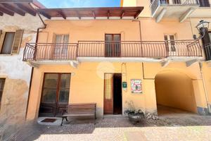 CASA SEMINDIPENDENTE A CORIO