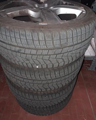 GOMME E CERCHI AUDI A1 215/40/17 87v