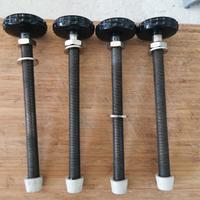4 lunghe viti con pomello 