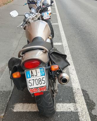 Suzuki GSX 750 inazuma