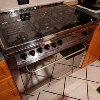 Cucina a gas LOFRA e cappa FABER
