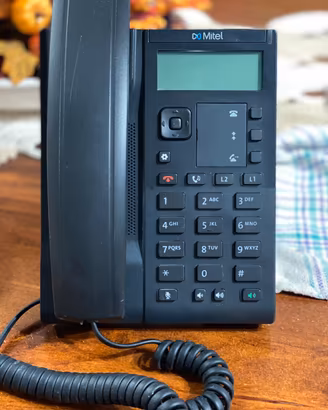 Telefono voip Mitel modello 6863