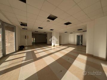 NEGOZIO A MARCIANISE