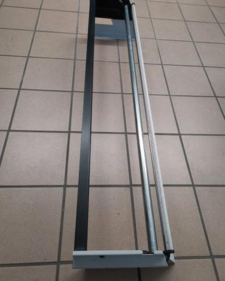 Portarotolo con taglierina 61 cm