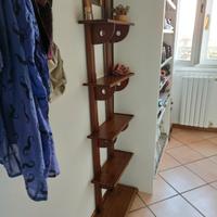 Scaffale in legno